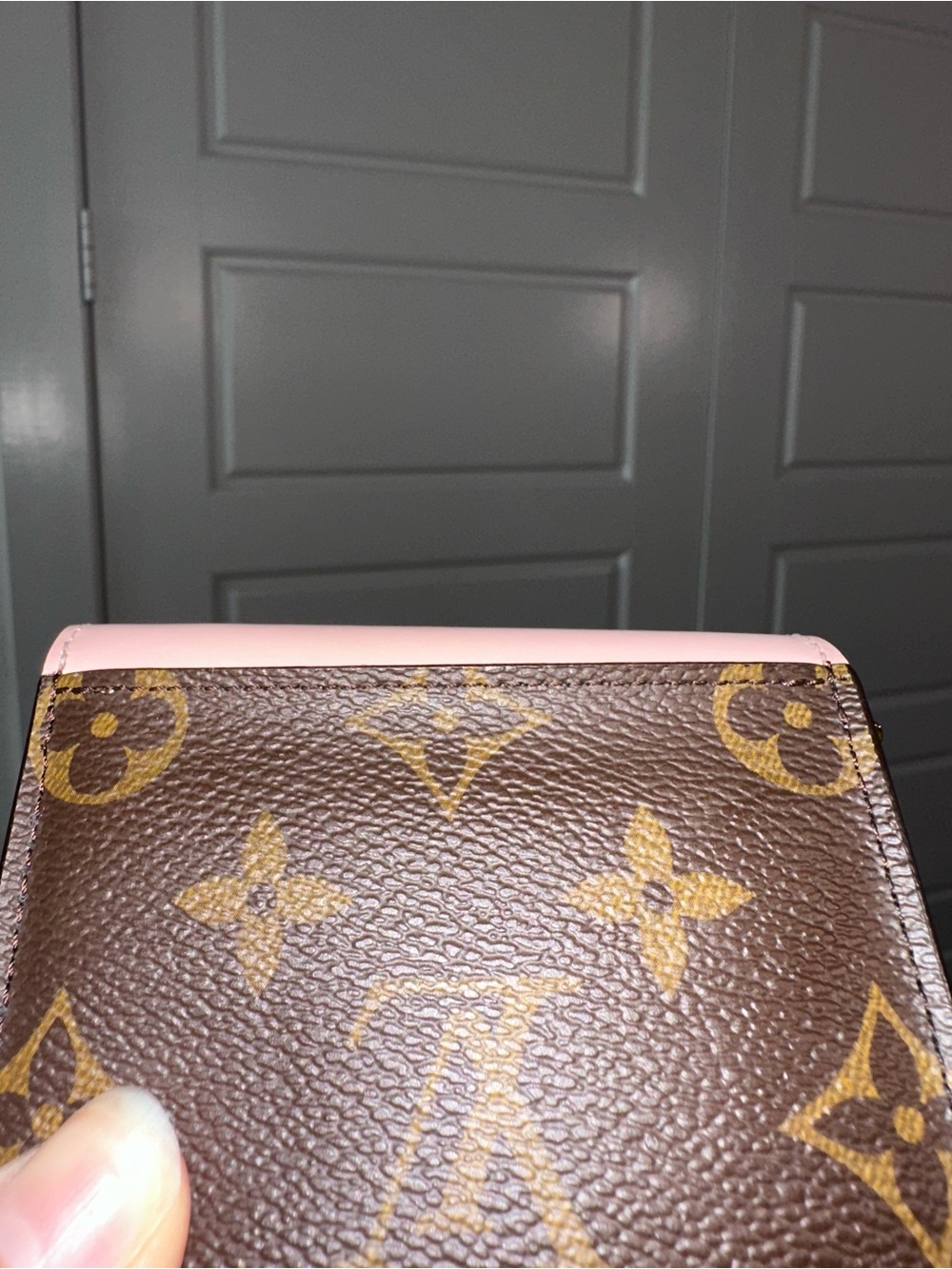 Louis Vuitton Zoé Wallet - Picture 14 of 16